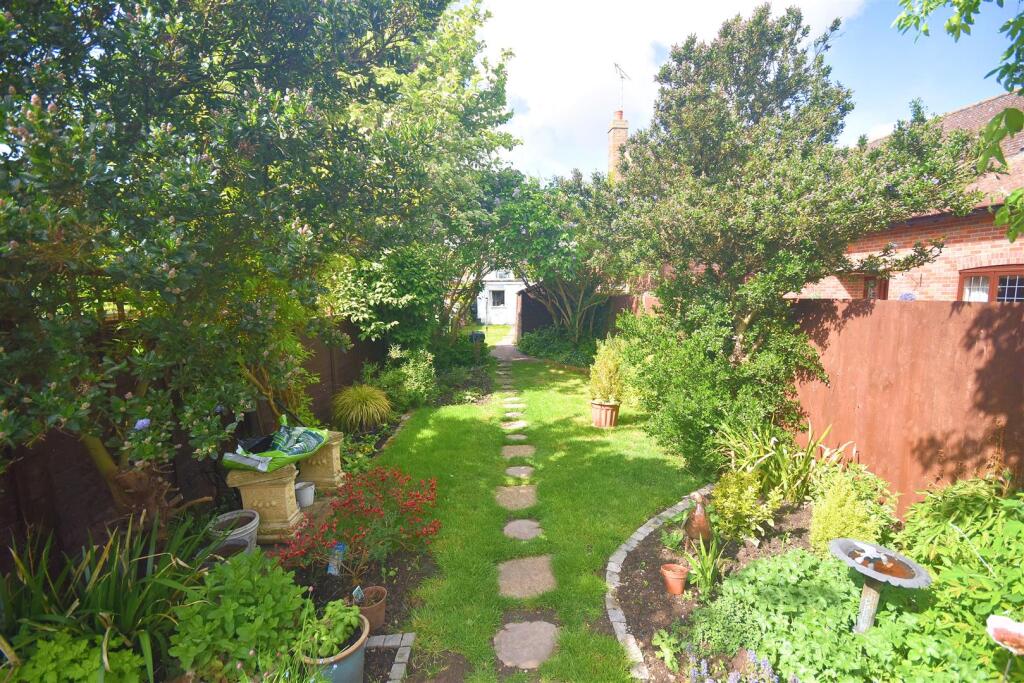 Rear Garden 1.jpg