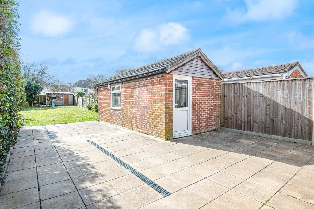 GARDEN &amp; OUTBUILDING