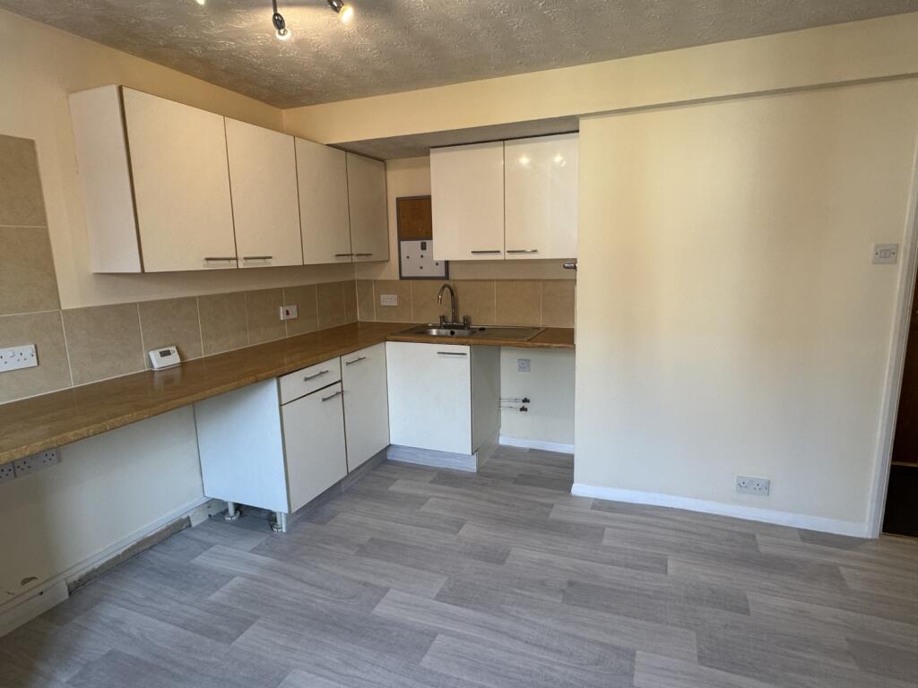 Flat 1 Blackswan House - kitchen-lounge1