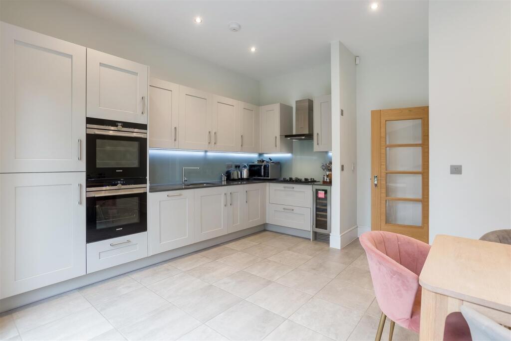 42 Cloister Way-4.jpg