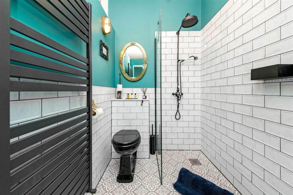 EN-SUiTE SHOWER ROOM TO BEDROOM THREE