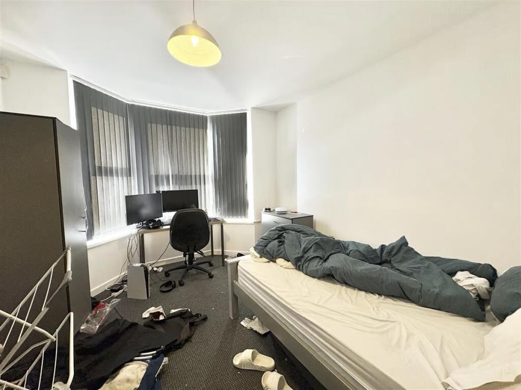4-bedroom-stud.jpg