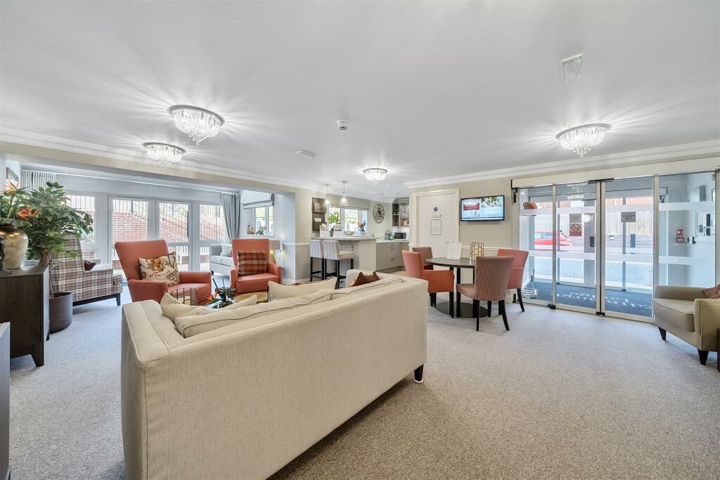 Owners Lounge.jpg