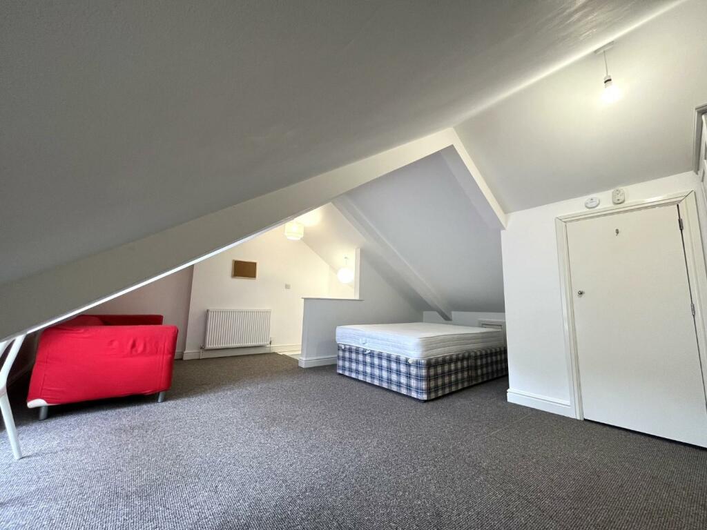 Bedroom 5.JPG
