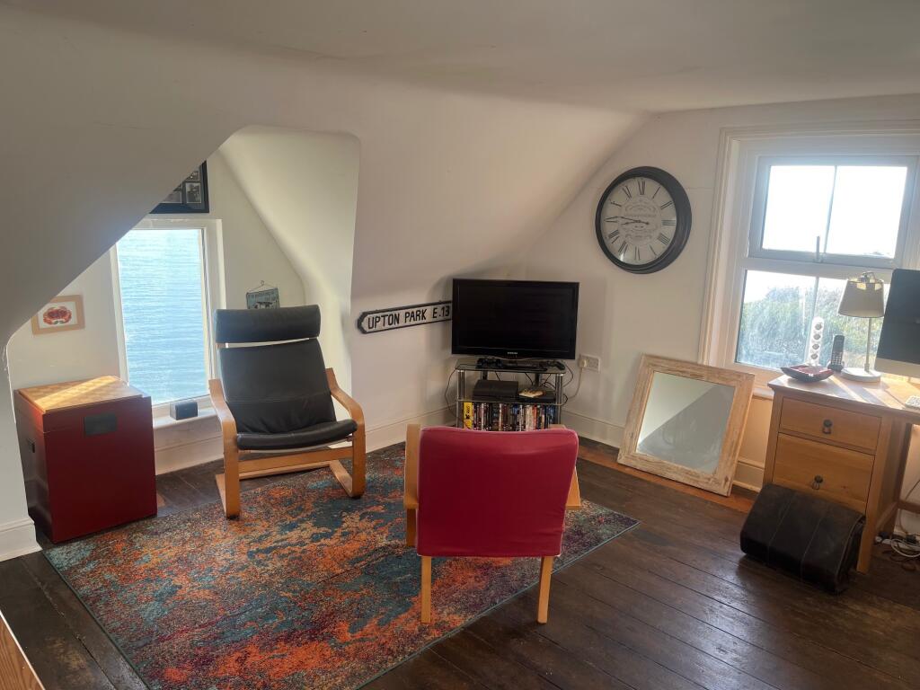 Officw T202509031626.jpg