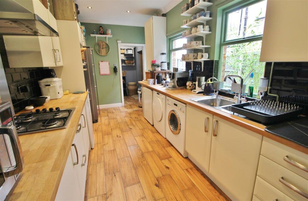 KITCHEN - Further