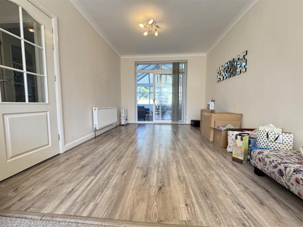 IMG_8922 (Large).JPG