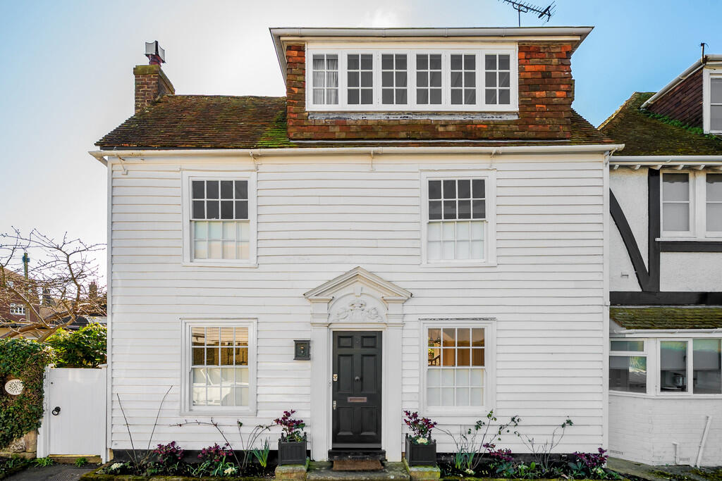 Wall Cottage TN36...