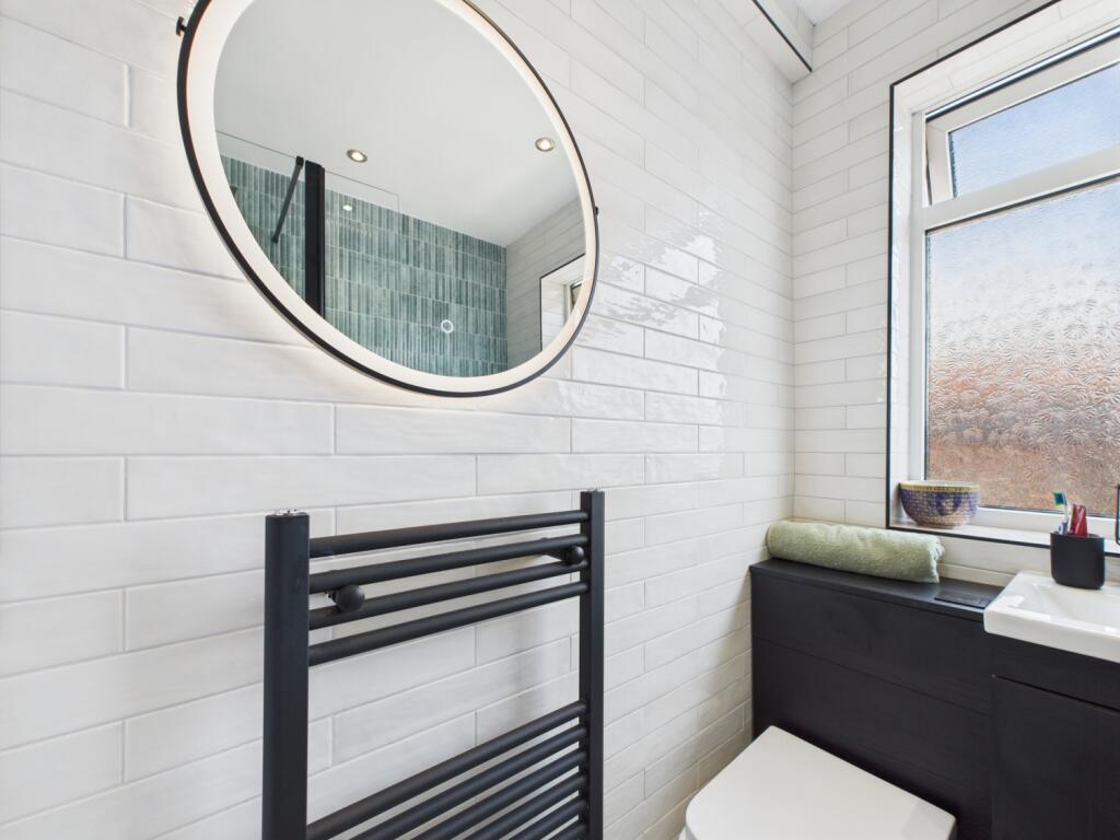 CAM02386G0-PR0135-STILL026