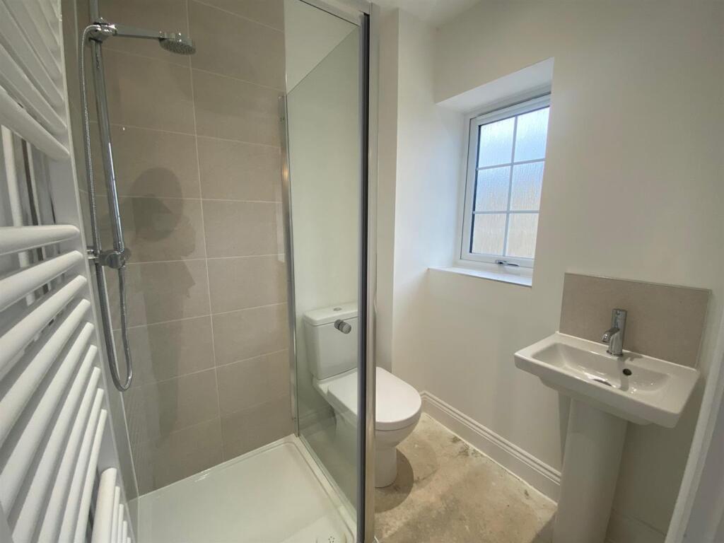EN SUITE.jpg