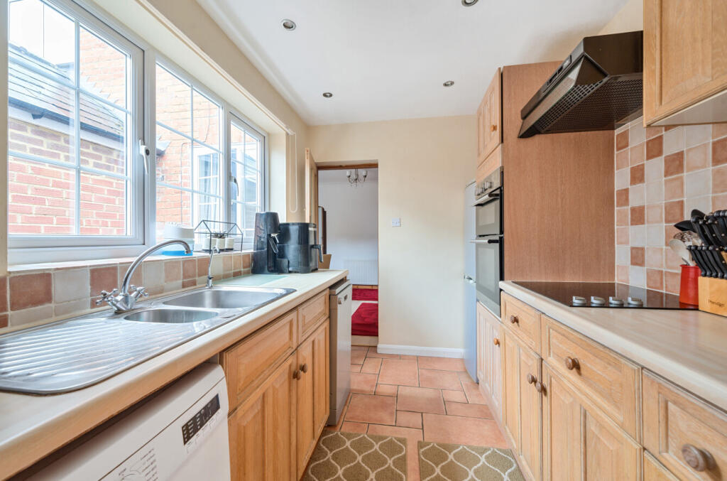 1330960-6-688b448...