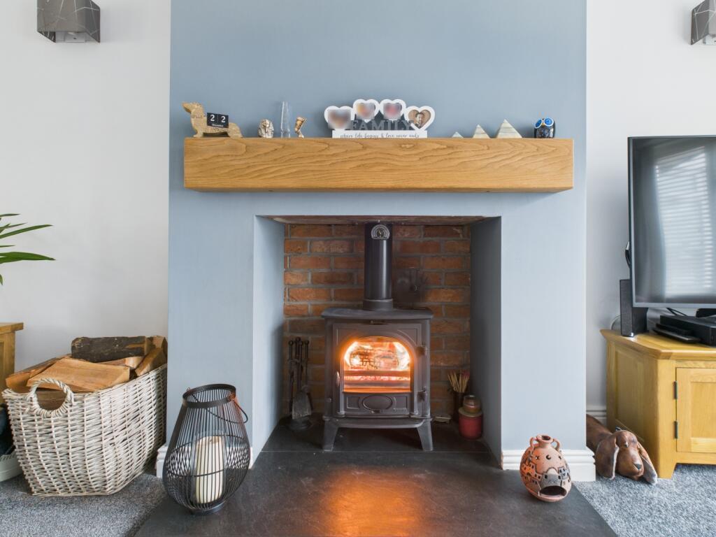 CAM02195G0-PR0095-STILL002