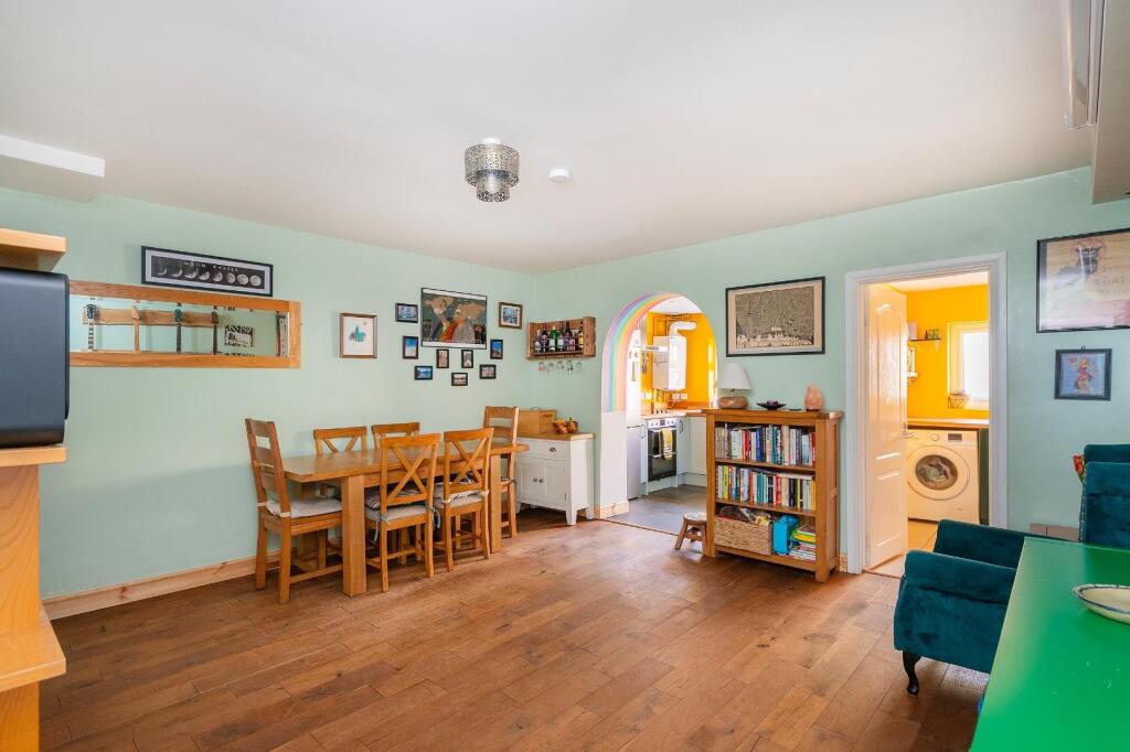 0B5SEE - Sitting Dining Room C.jpg