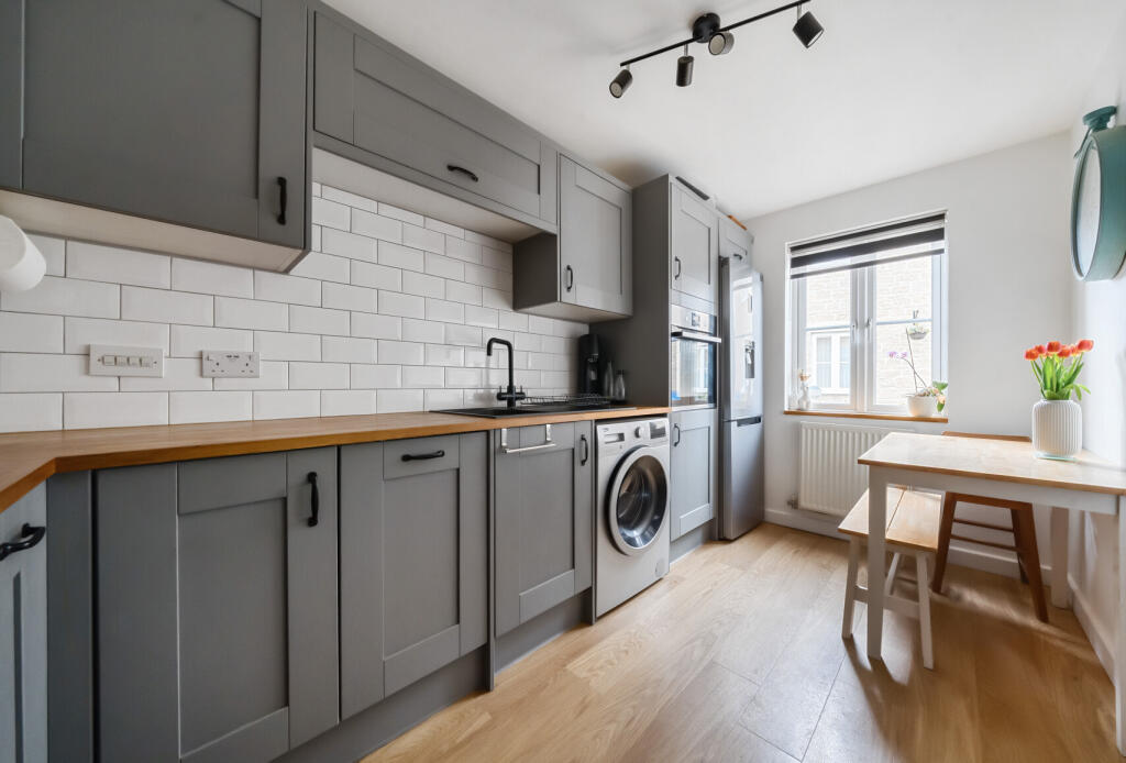 1305952-3-6847f21...