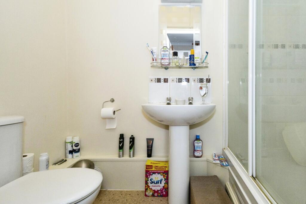 First Flr Bathroom 5