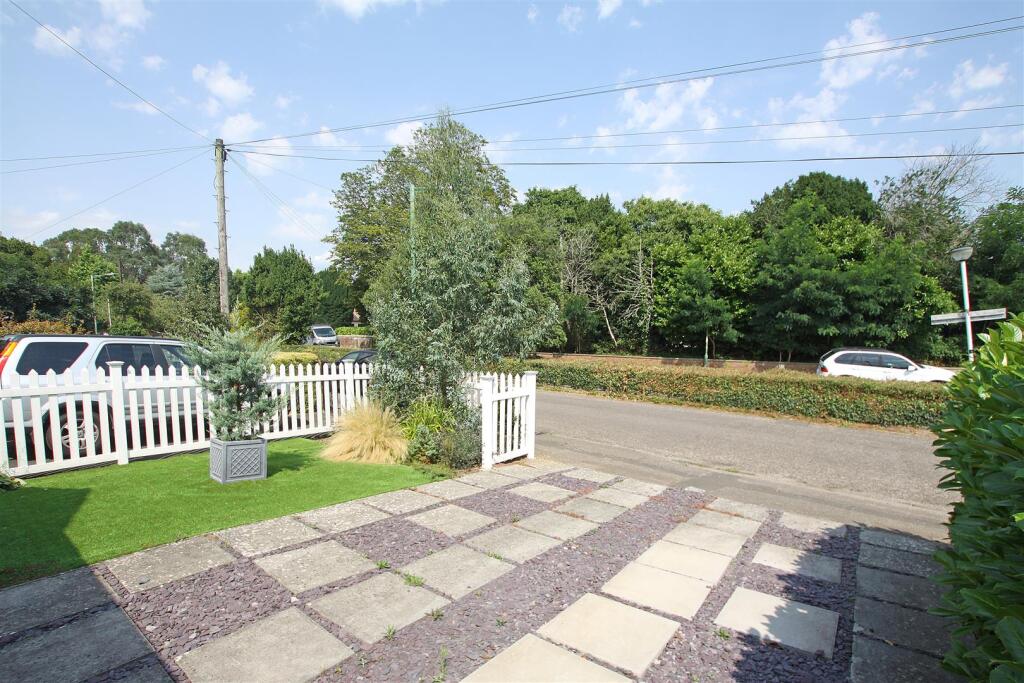 Front garden.jpg
