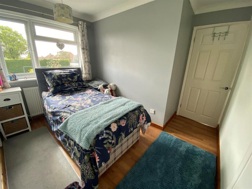 JAMESBED2.jpg