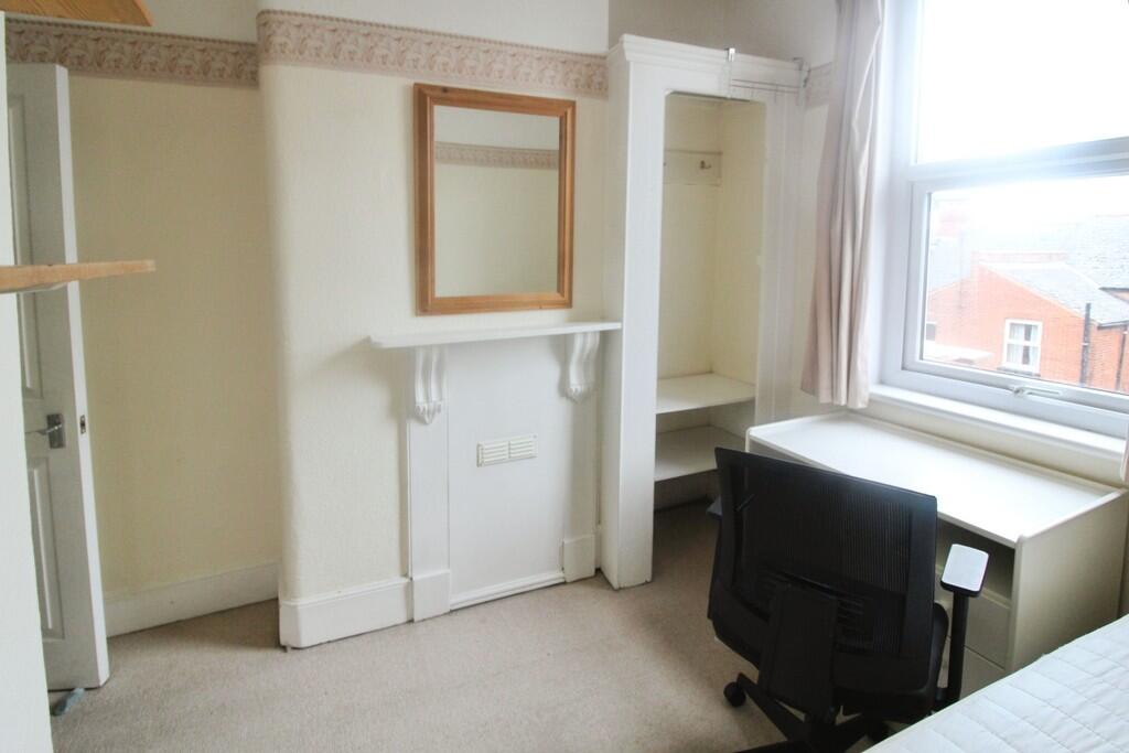 c43f5a9d-bedroom ...