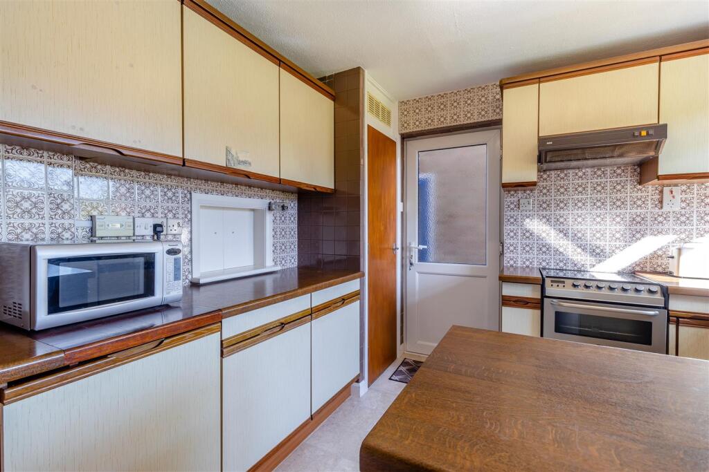 8642024-interior16.jpg