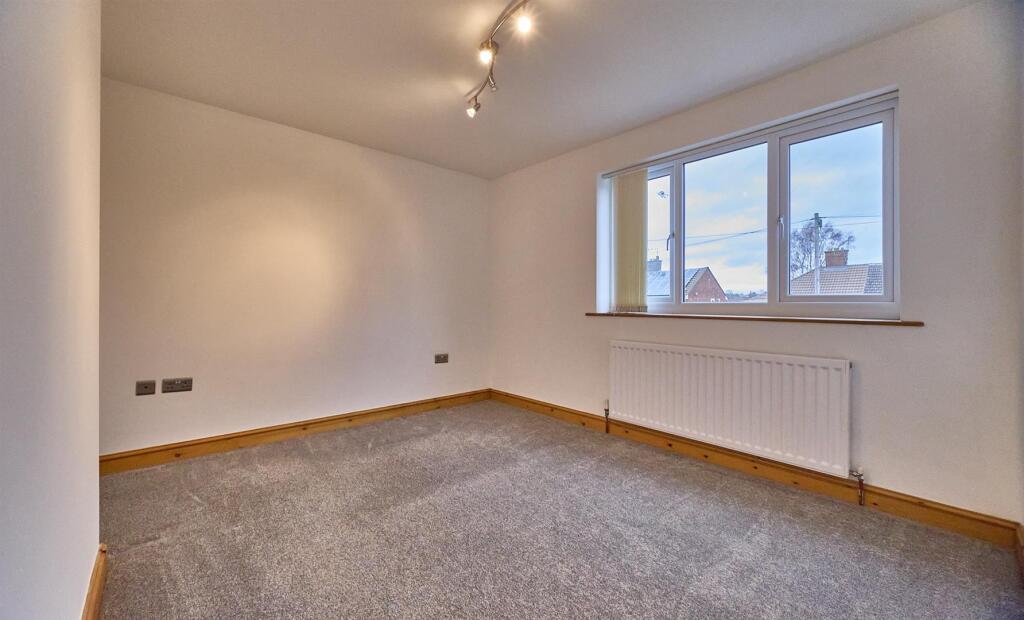 78 Featherston Drive BB 2.jpg