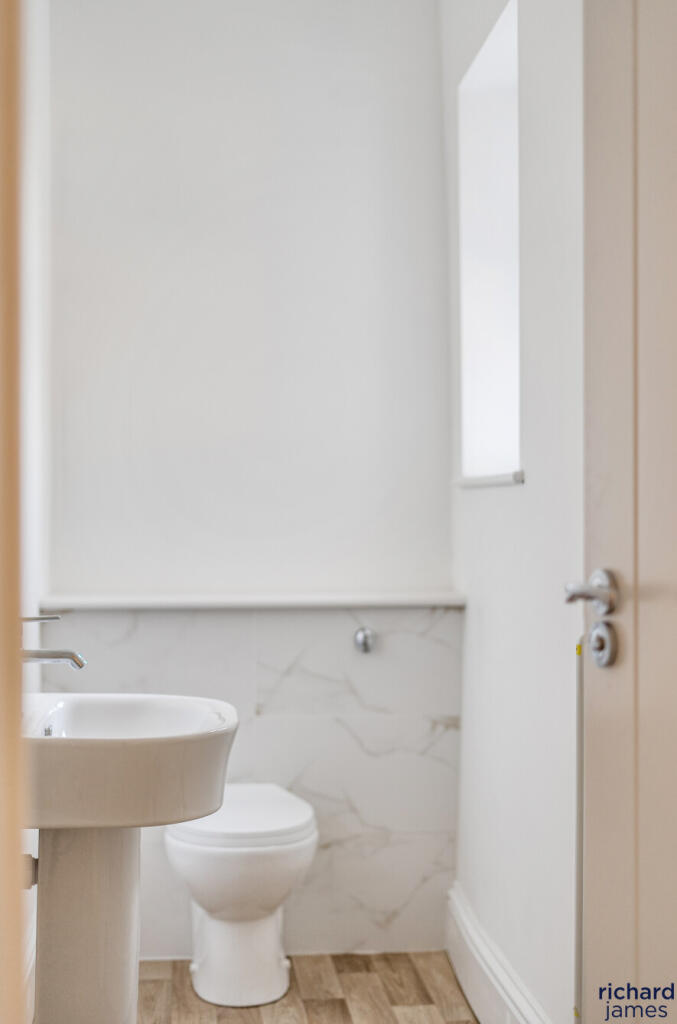 782038530be44e73870b6a298ff1e5f5