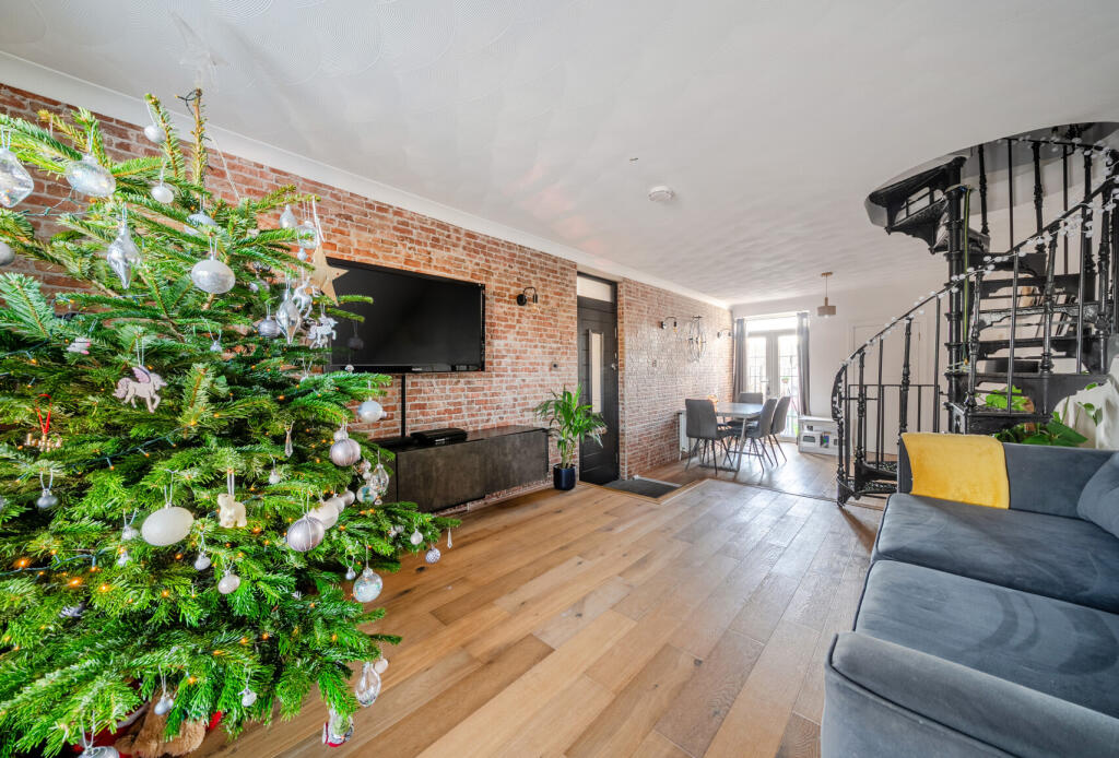 1384338-5-692ec34...