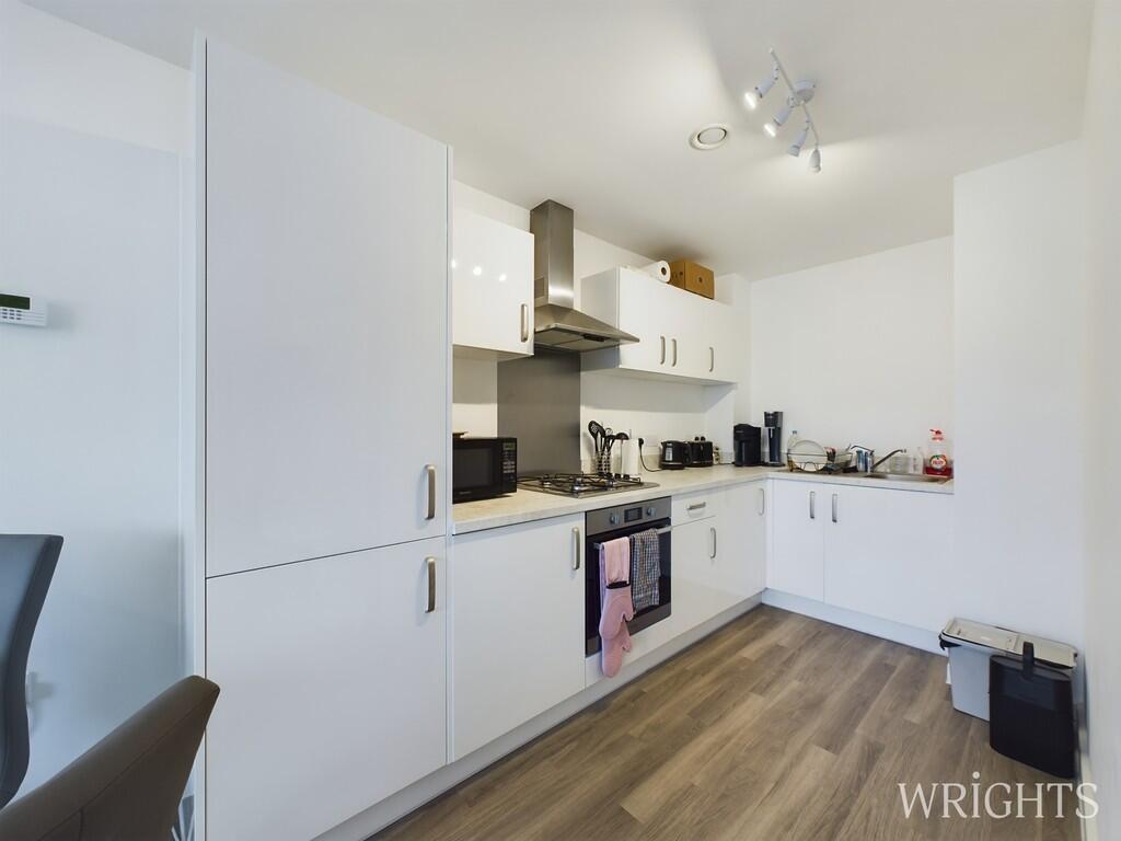 CAM02796G0-PR0179...