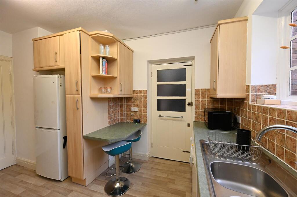 kitchen2.JPG