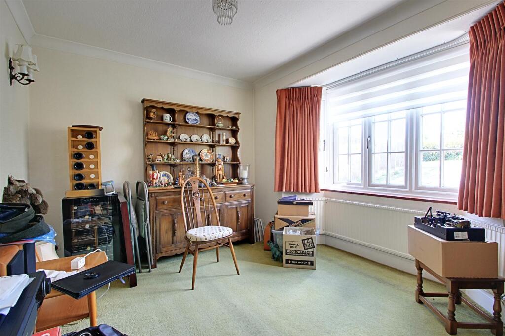 Dining Room.jpg