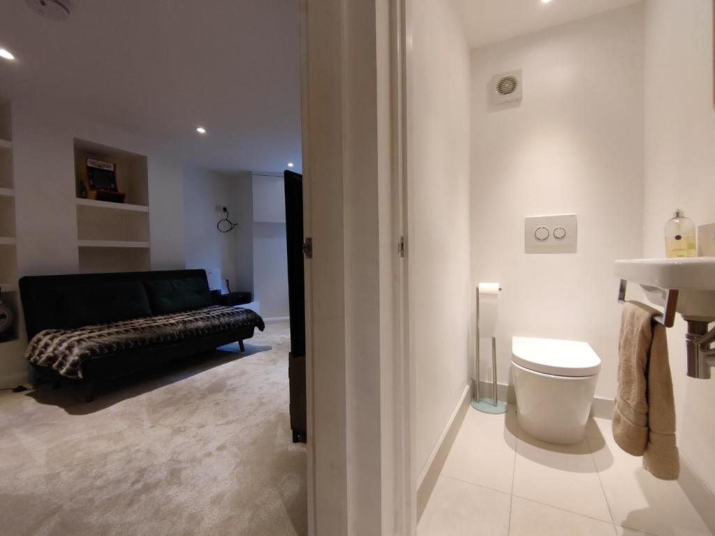 Lower Ground Floor WC