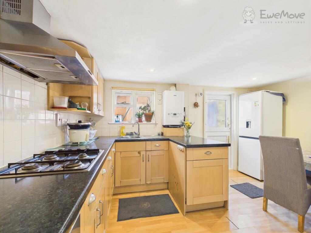 CAM03640G0-PR0050-STILL001