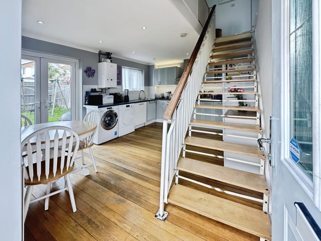 Open Plan Modern Kitchen/Diner