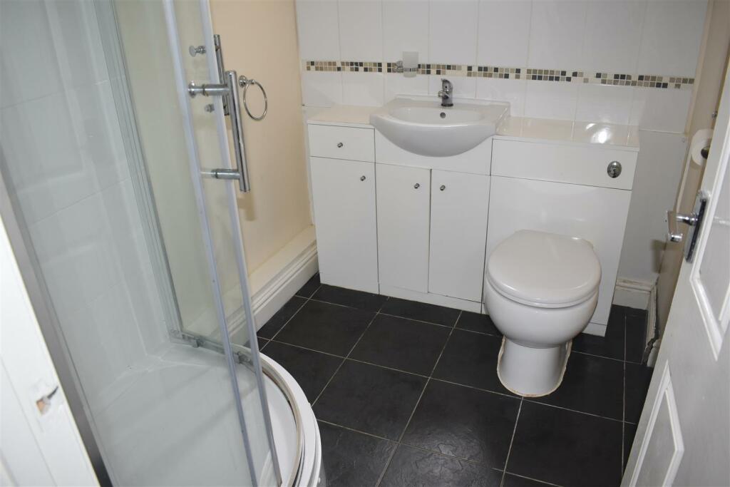 Flat 2 shower room