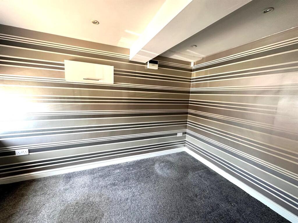 STUDY/FOURTH BEDROOM