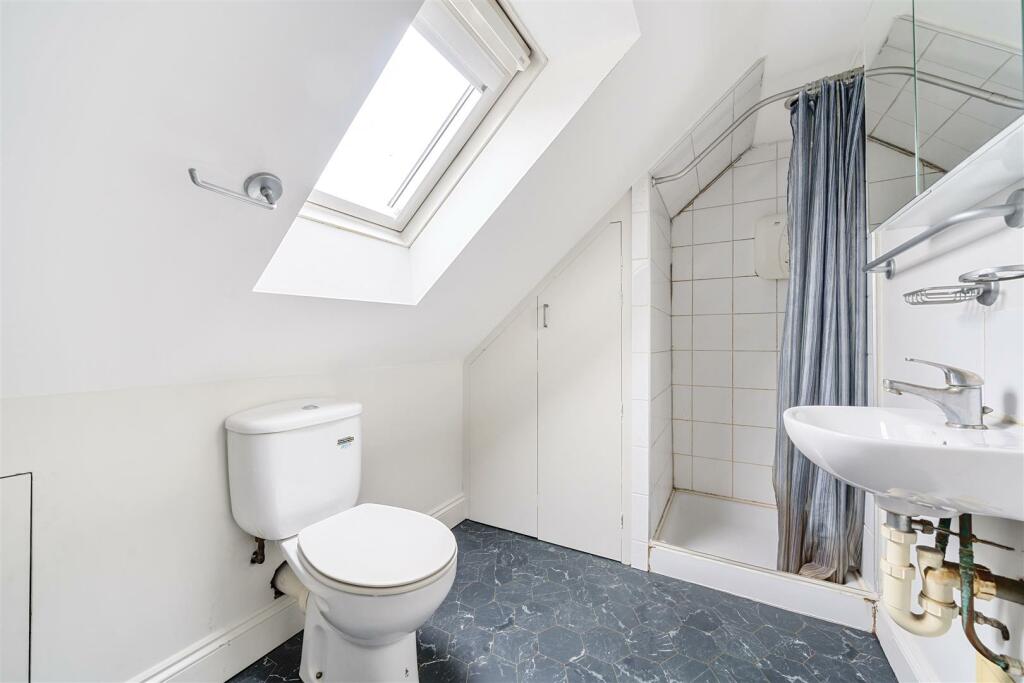 Shower Room.jpg