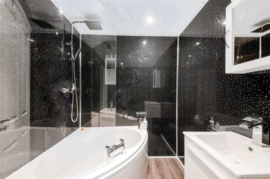 HOUSE BATHROOM