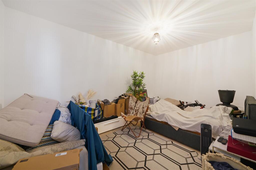 18 Maurice Browne Avenue - GGtQJ41Pal0O5KbDngqA.jp