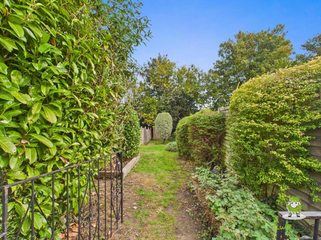 EweMove Estate Agents Basingstoke - Upper Sherbour