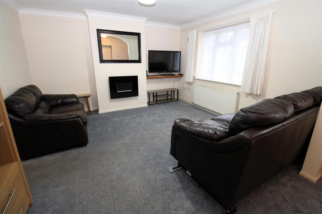 Lounge2.JPG