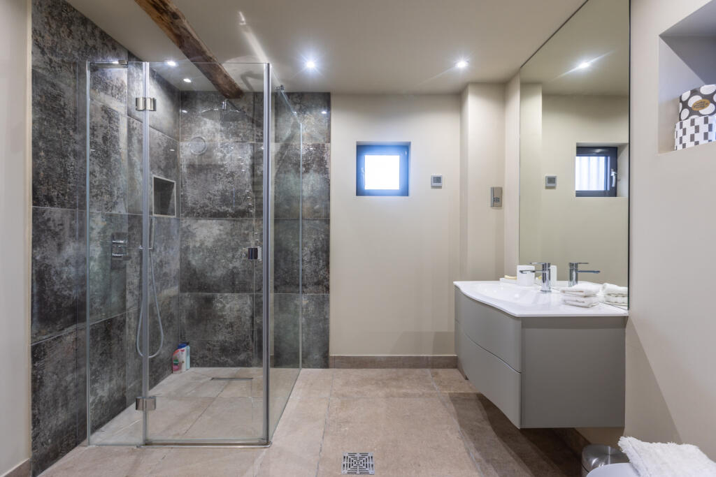 Ensuite