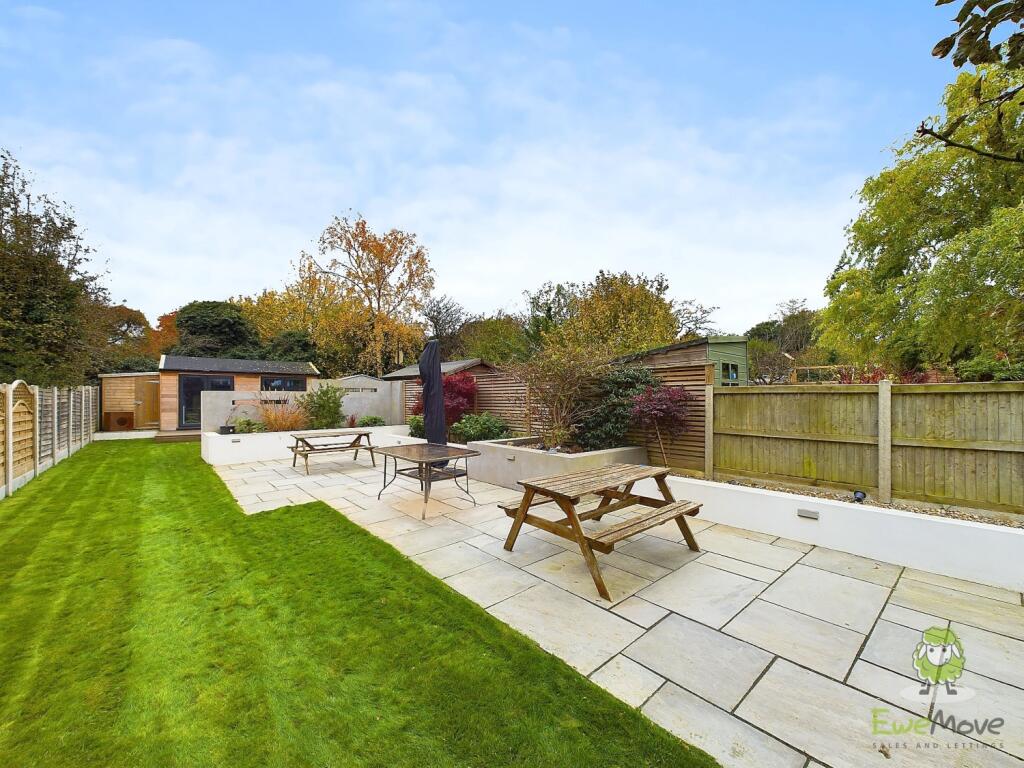 CAM01543G0-PR0103-STILL053