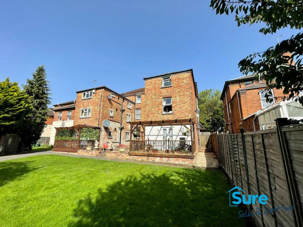 Rear External &amp; Communal Gardens