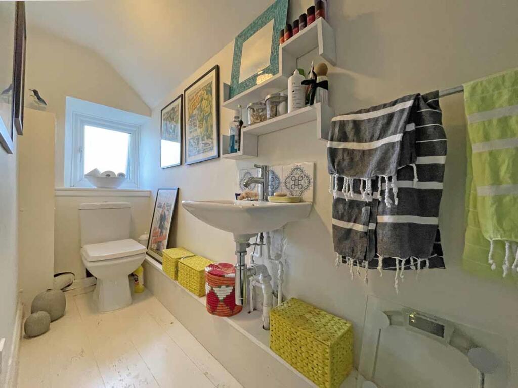 Mount Pleasant Terrace 3 En Suite.jpg