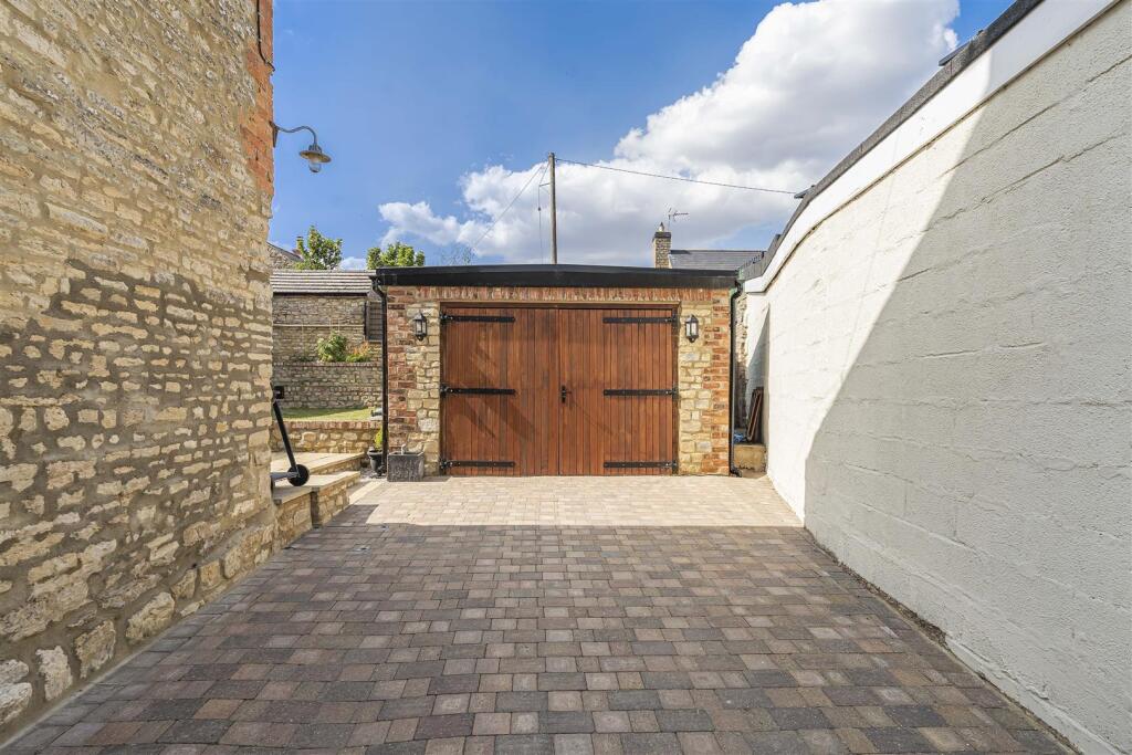 1 Kings Lane, Pury End (38).JPG