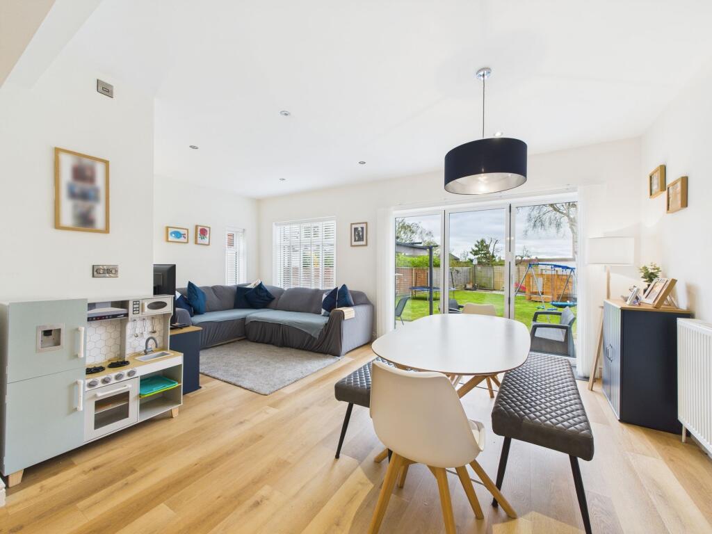Dining/Sitting Area