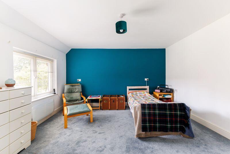 Bedroom 1 (2)