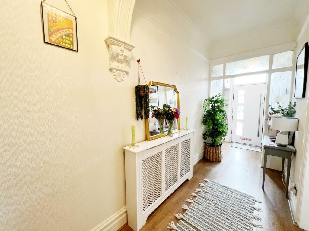 Hallway pic 3.jpg