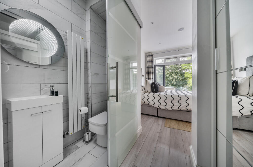 1330344-11-6884ed...