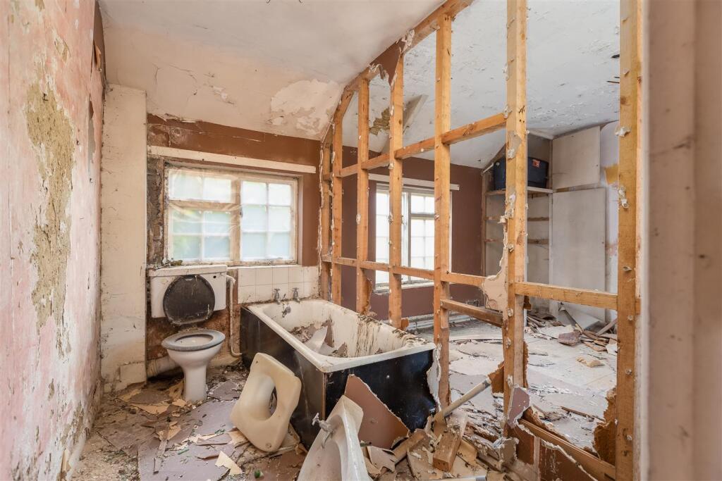 Baxby Mill Bathroom.jpg