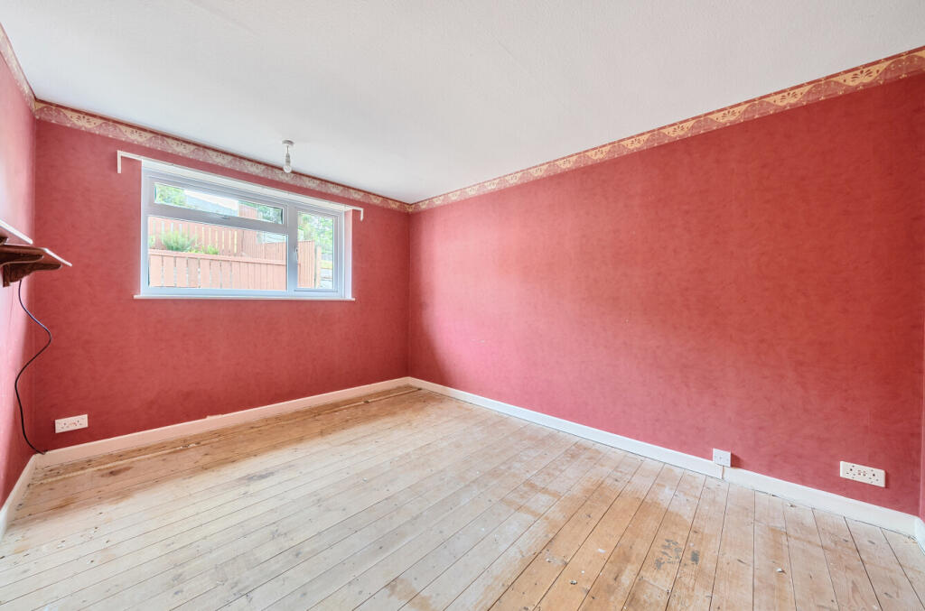 1304198-6-683f3d8...